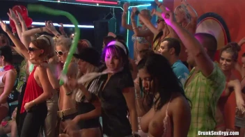 Bikini Beach Balls Part 6 - Cam 3 Screencap 116 on sinx.preview.netperv.com