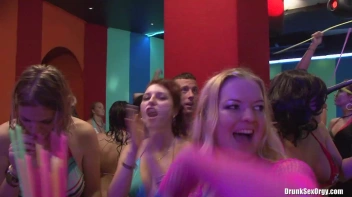 Bikini Beach Balls Part 6 - Cam 3 Screencap 28 on sinx.preview.netperv.com