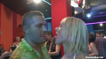 Bikini Beach Balls Part 6 - Cam 3 Screencap 68 on sinx.preview.netperv.com