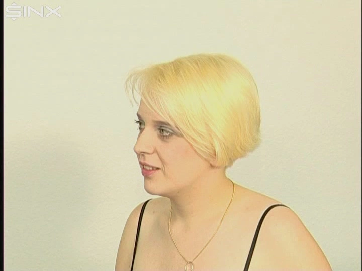 Franz. Mädchen bekommt die Löcher gestopft on sinx.preview.netperv.com