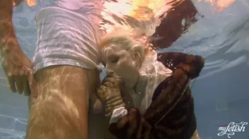 Underwater Suck and Fuck Screencap 93 on sinx.preview.netperv.com