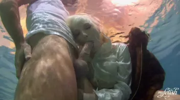 Underwater Suck and Fuck Screencap 101 on sinx.preview.netperv.com