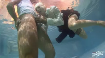 Underwater Suck and Fuck Screencap 105 on sinx.preview.netperv.com