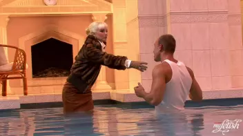 Underwater Suck and Fuck Screencap 15 on sinx.preview.netperv.com