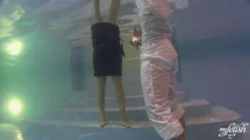 Underwater Suck and Fuck Screencap 20 on sinx.preview.netperv.com