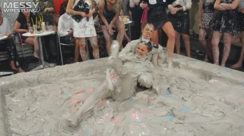 Messy Wrestling: Mud Bunnies Beast it Out In The Ring! Screencap 25 on sinx.preview.netperv.com