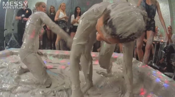 Messy Wrestling: Mud Bunnies Beast it Out In The Ring! Screencap 44 on sinx.preview.netperv.com