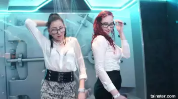 Soaking wet chicks spanking each others asses Screencap 53 on sinx.preview.netperv.com