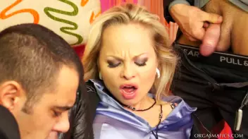 Double Buzz Fuck That Blondie Screencap 12 on sinx.preview.netperv.com