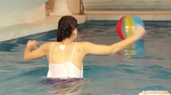 Badminton Babes Go For Wetlook Glory Screencap 44 on sinx.preview.netperv.com