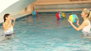 Badminton Babes Go For Wetlook Glory Screencap 71 on sinx.preview.netperv.com