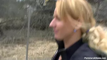 Field Of Blowjobs Screencap 4 on sinx.preview.netperv.com