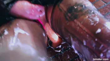 Dressed in leather and covered in cum Screencap 74 on sinx.preview.netperv.com