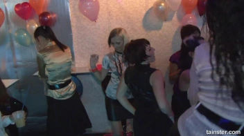 Welcome To The Mad House Part 2 - Cam 1 Screencap 114 on sinx.preview.netperv.com
