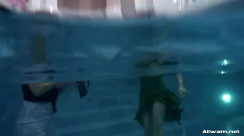 You Dropped My Purse In The Pool, Bitch! Screencap 18 on sinx.preview.netperv.com