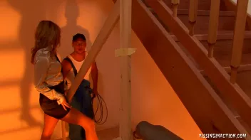 Carpenter Knows How To Work His Wood Screencap 10 on sinx.preview.netperv.com