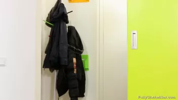 Come On In And Rock My World Screencap 11 on sinx.preview.netperv.com