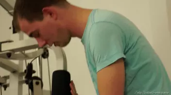 Piss Covered Pussy Workout Screencap 9 on sinx.preview.netperv.com