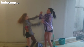 Overdressed And Stressed! Screencap 35 on sinx.preview.netperv.com