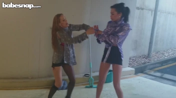 Overdressed And Stressed! Screencap 36 on sinx.preview.netperv.com