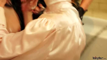 The Slimy Destruction of Mona Lee Screencap 113 on sinx.preview.netperv.com