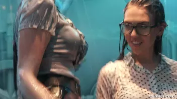 Wet amateur girls go berzerk Screencap 21 on sinx.preview.netperv.com