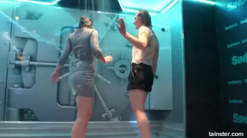 Wet amateur girls go berzerk Screencap 38 on sinx.preview.netperv.com