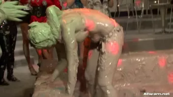 Slippin' and Slidin' Mud Satisfaction Screencap 83 on sinx.preview.netperv.com