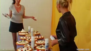 Pie Fight! Screencap 1 on sinx.preview.netperv.com