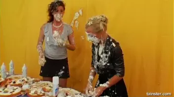 Pie Fight! Screencap 29 on sinx.preview.netperv.com
