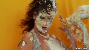 Pie Fight! Screencap 37 on sinx.preview.netperv.com