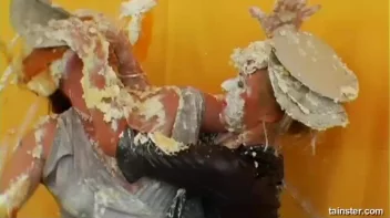 Pie Fight! Screencap 43 on sinx.preview.netperv.com