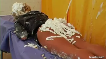 Pie Fight! Screencap 68 on sinx.preview.netperv.com
