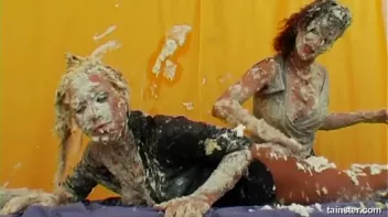 Pie Fight! Screencap 69 on sinx.preview.netperv.com