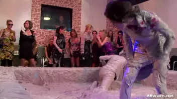 Eurobabes with Mud Rage Screencap 20 on sinx.preview.netperv.com