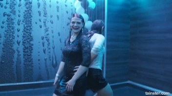 Wet And Working It!  Cuties Shake It Up! Screencap 23 on sinx.preview.netperv.com