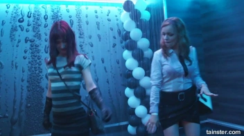 Wet And Working It!  Cuties Shake It Up! Screencap 71 on sinx.preview.netperv.com