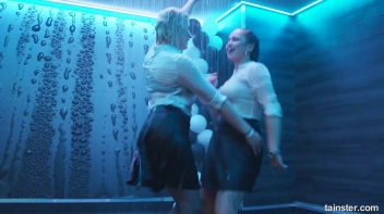 Wet And Working It!  Cuties Shake It Up! Screencap 8 on sinx.preview.netperv.com