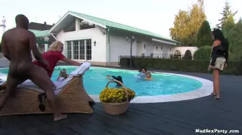 Gazebo Gobblers Part 3 Screencap 16 on sinx.preview.netperv.com