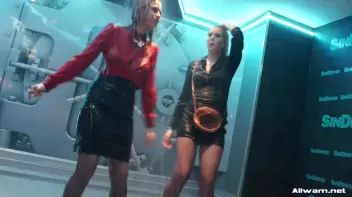 Wet 'n Wild Screencap 22 on sinx.preview.netperv.com