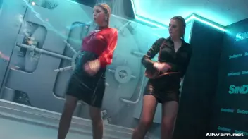 Wet 'n Wild Screencap 28 on sinx.preview.netperv.com