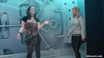 Wet 'n Wild Screencap 48 on sinx.preview.netperv.com