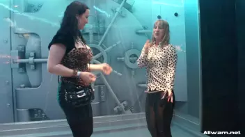 Wet 'n Wild Screencap 50 on sinx.preview.netperv.com