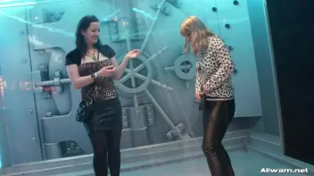 Wet 'n Wild Screencap 52 on sinx.preview.netperv.com