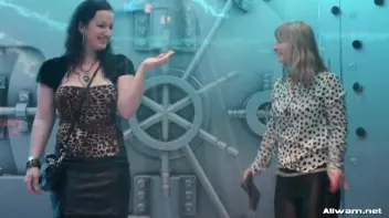 Wet 'n Wild Screencap 53 on sinx.preview.netperv.com