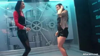 Wet 'n Wild Screencap 6 on sinx.preview.netperv.com