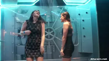 Wet 'n Wild Screencap 69 on sinx.preview.netperv.com