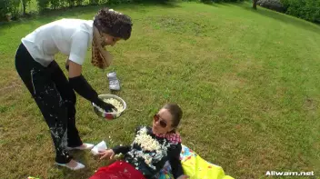 Messing Up A Perfectly Good Picnic Screencap 57 on sinx.preview.netperv.com