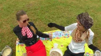 Messing Up A Perfectly Good Picnic Screencap 16 on sinx.preview.netperv.com