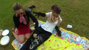 Messing Up A Perfectly Good Picnic Screencap 36 on sinx.preview.netperv.com